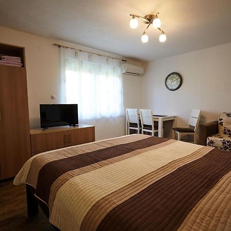 Apartment Azulmburgo Vrnjacka Banja Bagian luar foto