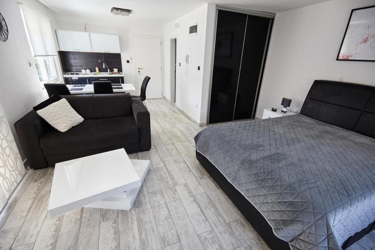 Apartment Azulmburgo Vrnjacka Banja Bagian luar foto