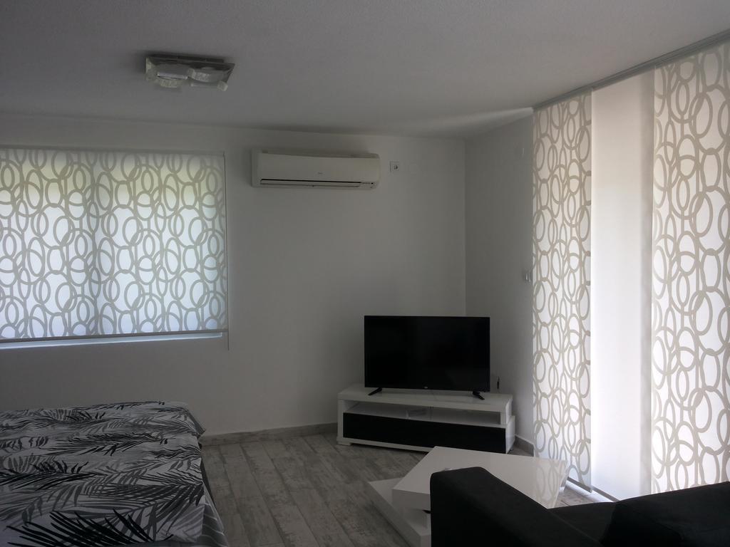Apartment Azulmburgo Vrnjacka Banja Bagian luar foto