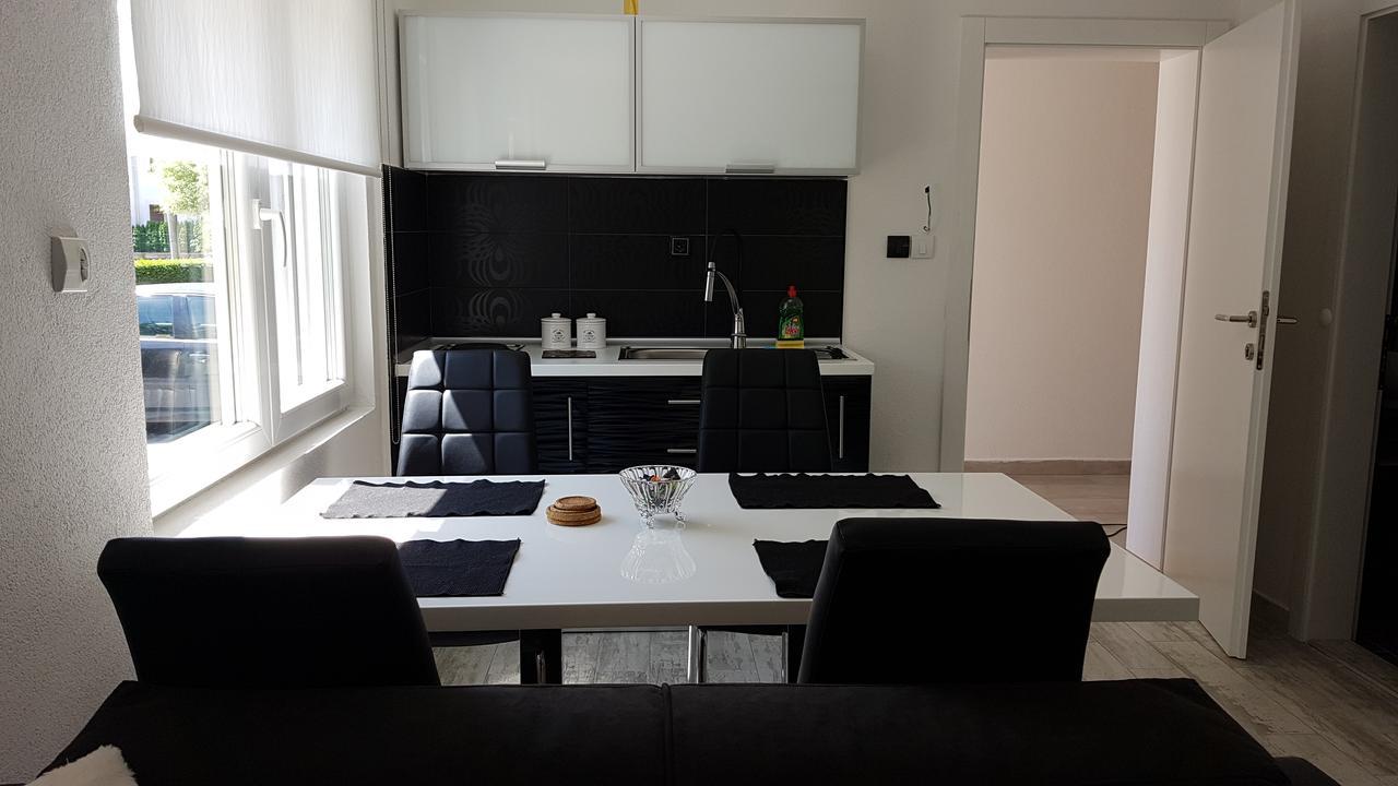 Apartment Azulmburgo Vrnjacka Banja Bagian luar foto