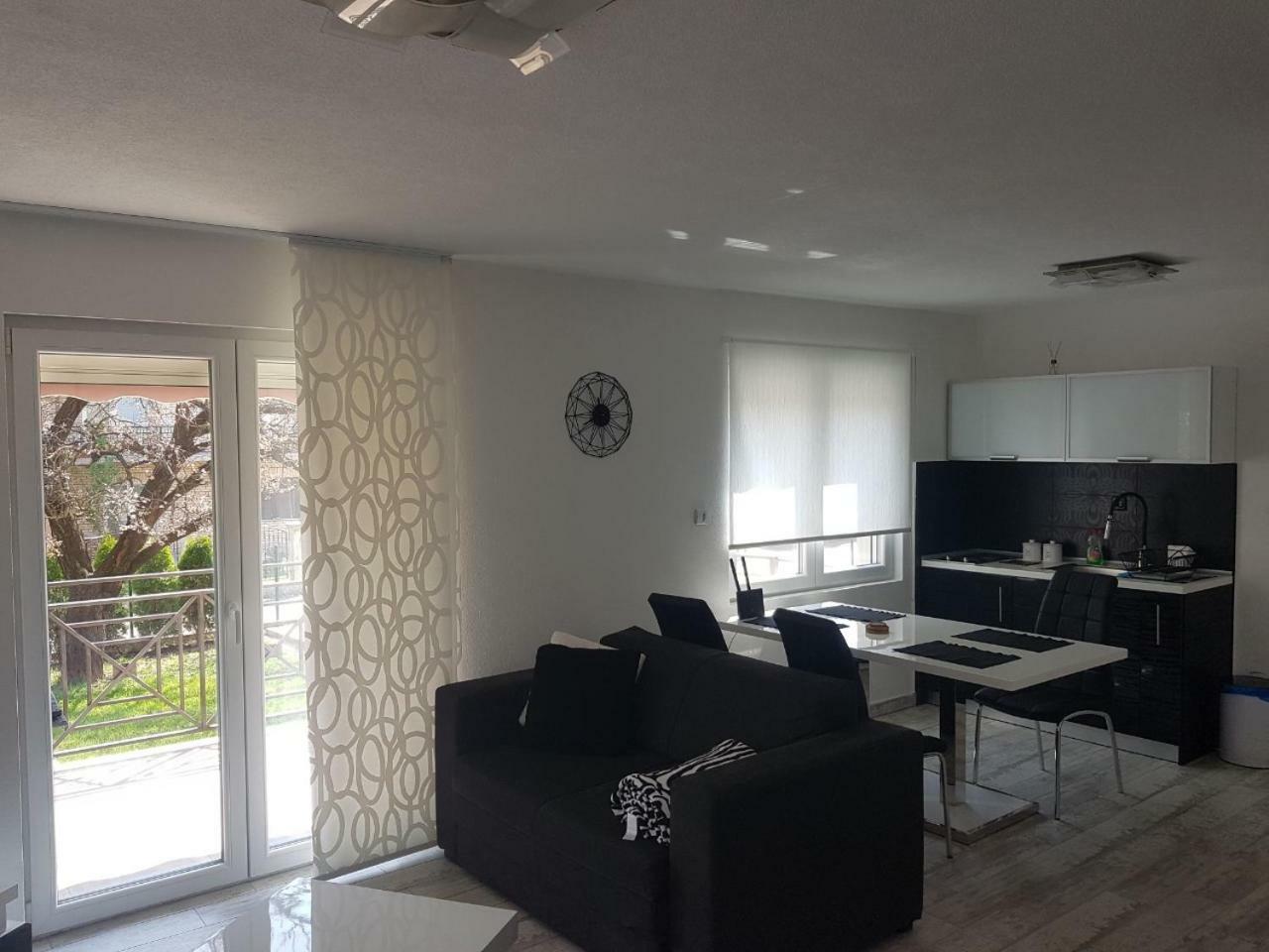 Apartment Azulmburgo Vrnjacka Banja Bagian luar foto